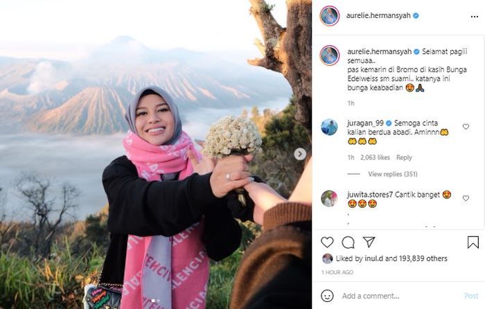 Aurel Hermansyah pamer Bunga Edelweiss Pemberian Atta Halilintar.