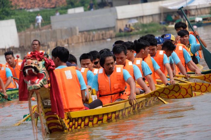 Salah satu perahu dalam perayaan Festival Cisadane di Tangerang pada tahun 2019.