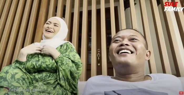 Perbincangan Sule yang heran Nathalie Hoslcher hamil dan ngidam burung kakak tua.