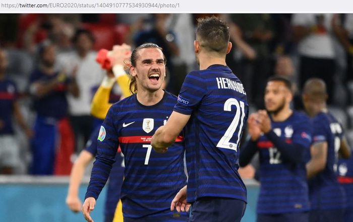 Antoine Griezmann dan Lucas Hernandez merayakan kemenangan timnas Prancis atas timnas Jerman dalam laga Grup F EURO 2020 di Stadion Football Arena, Selasa (15/6/2021).