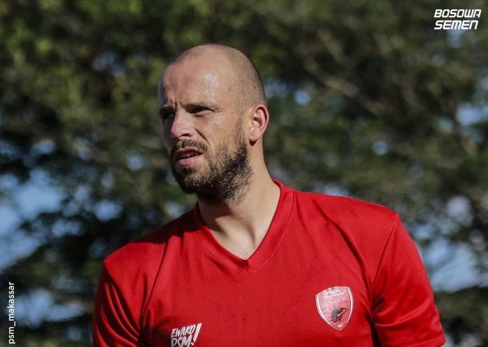 Penyerang asal Belanda, Anco Jansen, saat mengikuti latihan PSM Makassar jelang Liga 1 2021.
