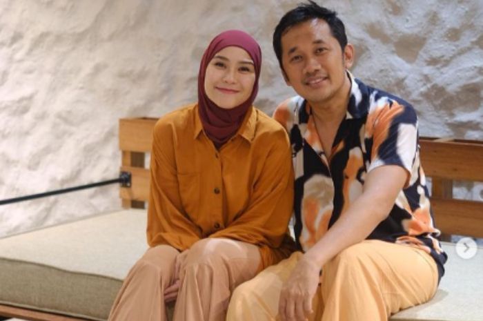 Zaskia Adya Mecca dan Hanung Bramantyo