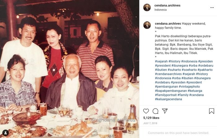 Bukti kehadiran Halimah sebagai menantu Keluarga Cendana diterima Presiden Soeharto dan Ibu Tien Soeharto