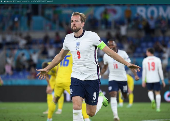 Momen selebrasi Harry Kane usai membobol gawang Ukraina pada laga babak perempat final EURO 2020.