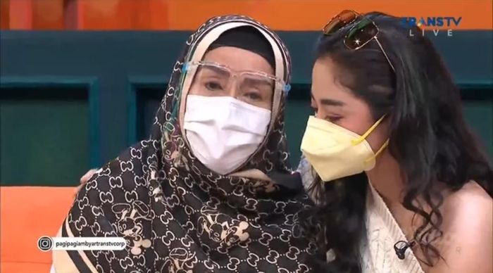 Ibunda Vicky Prasetyo, Emma Fauziah, saat menjadi bintang tamu di Pagi-Pagi Ambyar Trans TV, Selasa (6/7/2021).