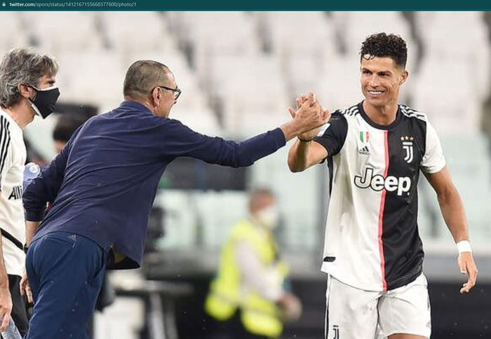 Momen Maurizio Sarri dan Cristiano Ronaldo sewaktu masih sama-sama berada di Juventus.