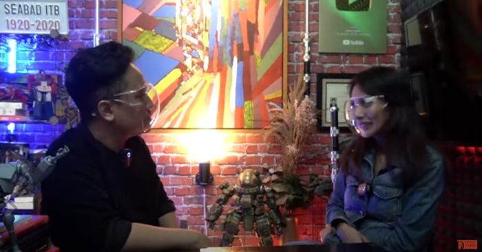 Perbincangan Denny darko dan Wenny Ariani tentang kabar heboh Rezky Adhitya dituding hamili wanita lain. 