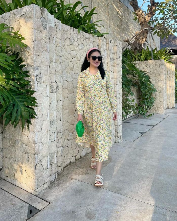 OOTD liburan ala Nindy Ayunda.