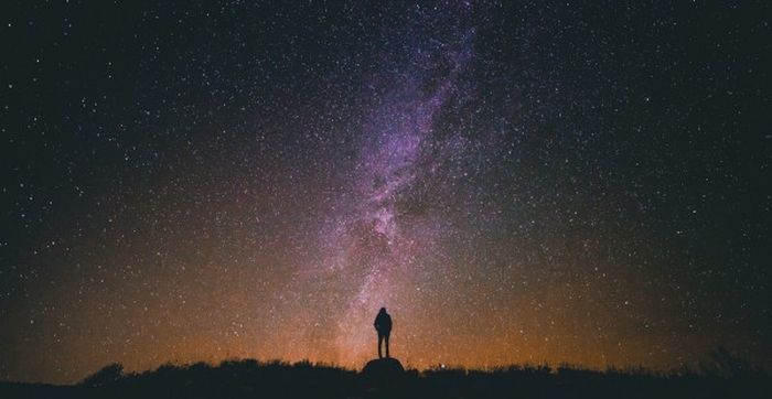 Gambaran struktur kosmik di angkasa. Para astronom, yang salah satunya kini sudah meninggal, secara tidak sengaja menemukan struktur kosmik raksasa yang sebelumnya tidak diketahui sains.