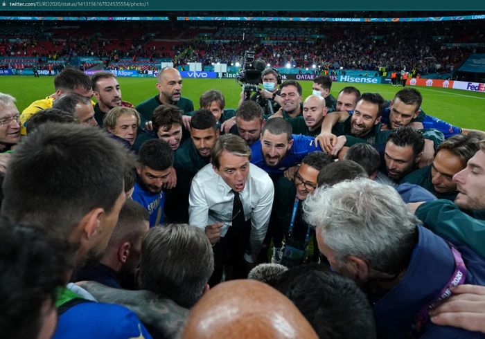 Momen persiapan timnas Italia menjelang adu penalti melawan timnas Spanyol pada babak semifinal EURO 2020.