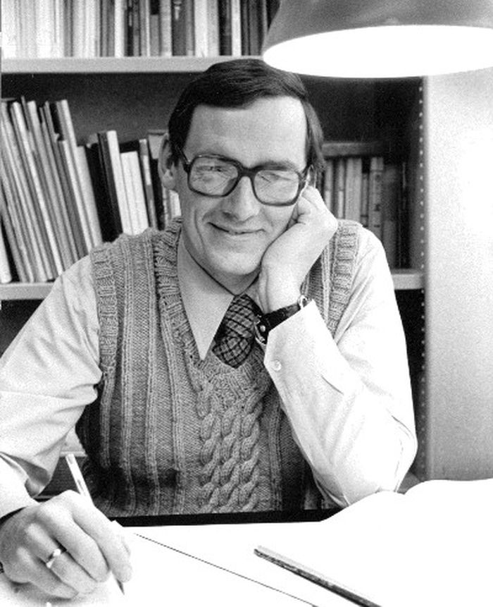 Ronald John Allen (1940-2020) atau biasa disapa Ron Allen, seorang profesor fisika dan astronomi di Johns Hopkins University.