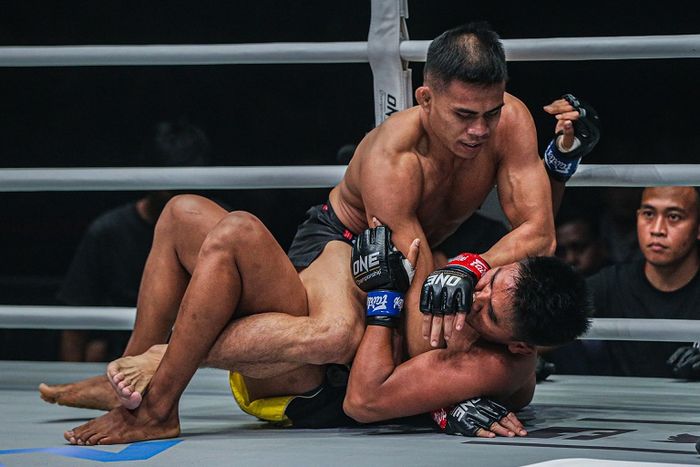 Petarung ONE Championship asal Indonesia, Eko Roni Saputra.