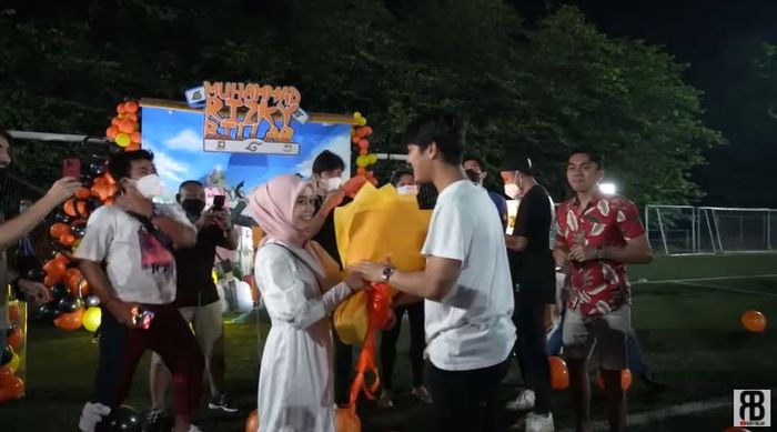 Momen ulang tahun Rizky Billar. 