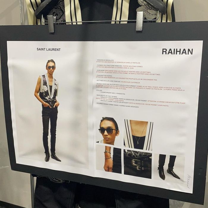Raihan saat mengenakan koleksi pakaian terbaru dari Yves Saint Laurent.