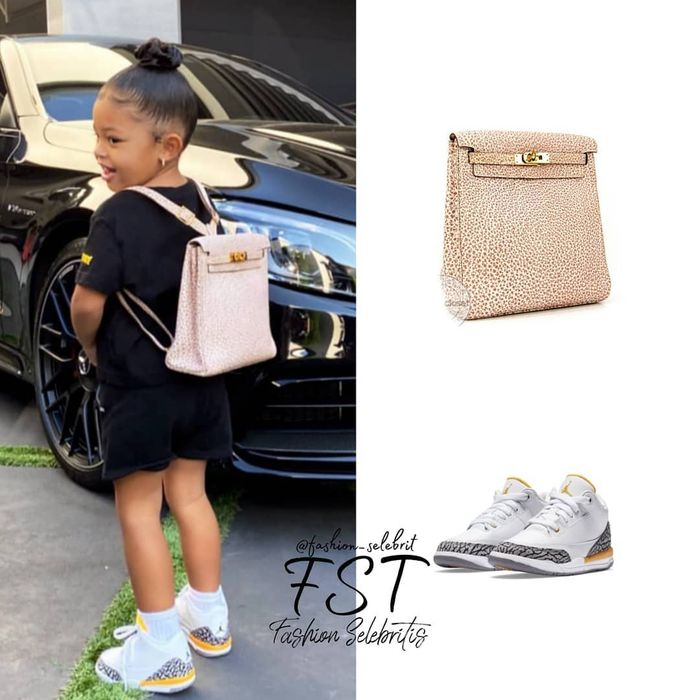 Stormi Webster anak Kylie Jenner pakai tas Hermes
