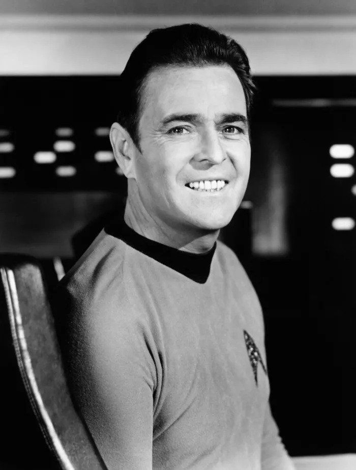 Sebelum dia memerankan Scotty di Star Trek, James Doohan adalah seorang letnan dalam Perang Dunia II. Karena ia adalah bagian dari Angkatan Darat Kanada, Doohan dan anak buahnya bertugas mengambil Pantai Juno pada D-Day.