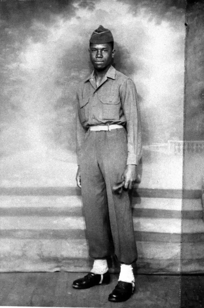Medgar Evers bertugas menambah pasokan saat D-Day