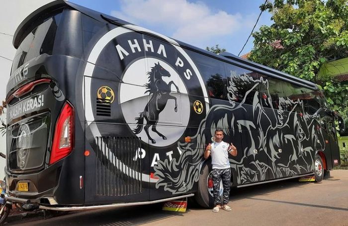 Bus pribadi milik AHHA PS Pati FC