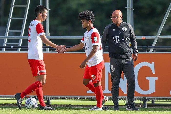 Bagus Kahfi saat melakoni debut bagi Jong FC Utrecht dalam laga uji coba kontra Top Oss (29/7/2021). 
