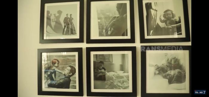 Foto monochrome di rumah artis Tantri Kotak dan Arda Naff