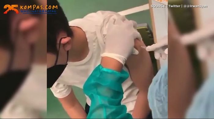 Video yang menampilkan proses suntik vaksin Covid-19 kosong oleh EO kepada BLP