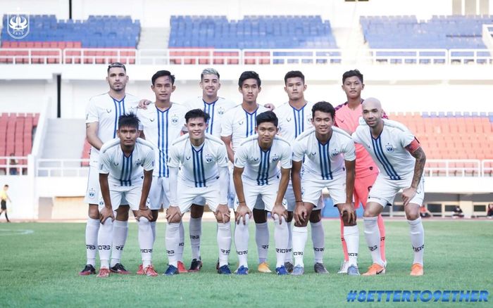 Skuad PSIS Semarang saat menjalani latihan bersama PPLP Jawa Tengah di Stadion Jatidiri, Semarang, Sabtu (14/8/2021).