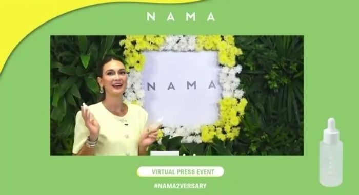Luna Maya dalam press conference Virtual NAMA Beauty, Kamis (19/7/2021).