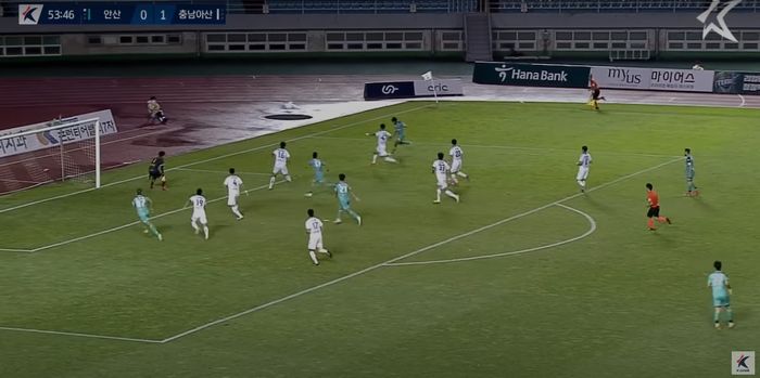 Asnawi Mangkualam saat melepas shooting pada laga Ansan Greeners vs Chungnam Asan (21/8/2021). 