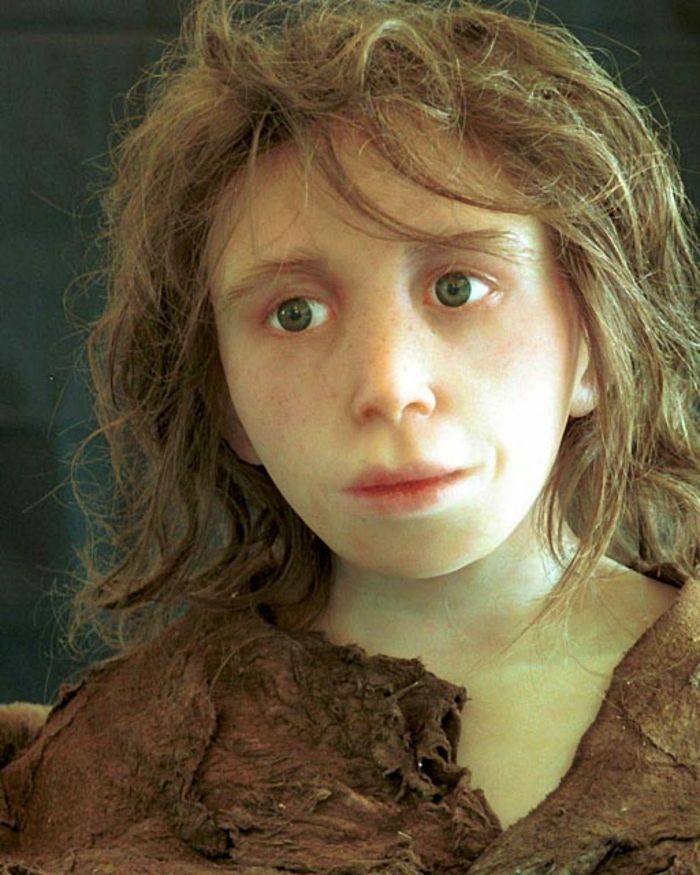 Rekosntruksi anak Lapedo, yang memiliki dagu dan lengan bawah manusia, tetapi rahang dan tubuh Neanderthal.