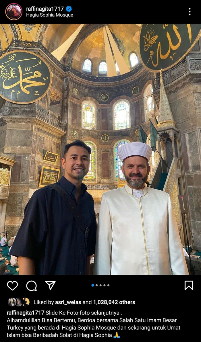 Unggahan Raffi Ahmad ketika bertemu dengan imam besar Ferruh Mustuer di Hagia Sophia.