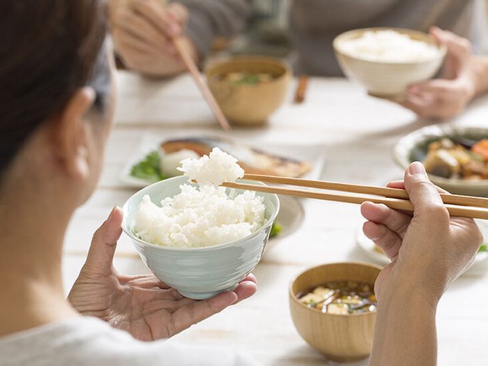 Beberapa saat setelah makan, tubuh memproduksi panas untuk meningkatkan laju metabolisme.