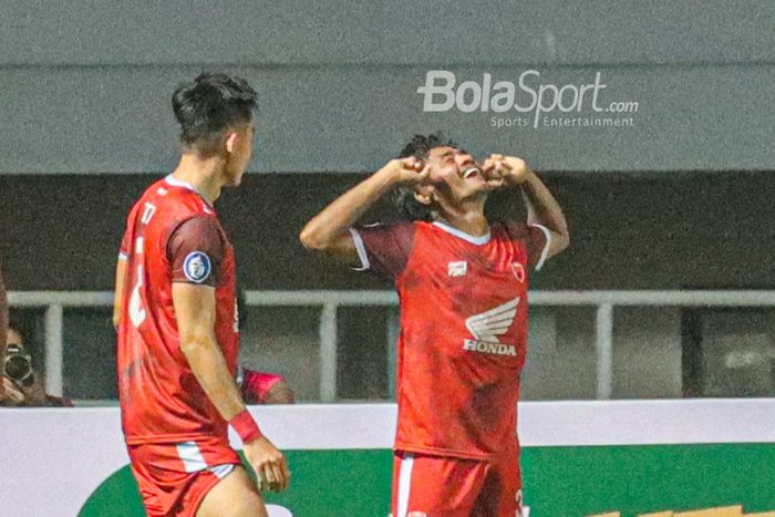 Ilham Udin Armaiyn sedang melakukan selebrasi seusai menciptakan gol untuk PSM Makassar dalam laga pekan pertama Liga 1 2021 di Stadion Pakansari, Bogor, Jawa Barat, 5 September 2021.