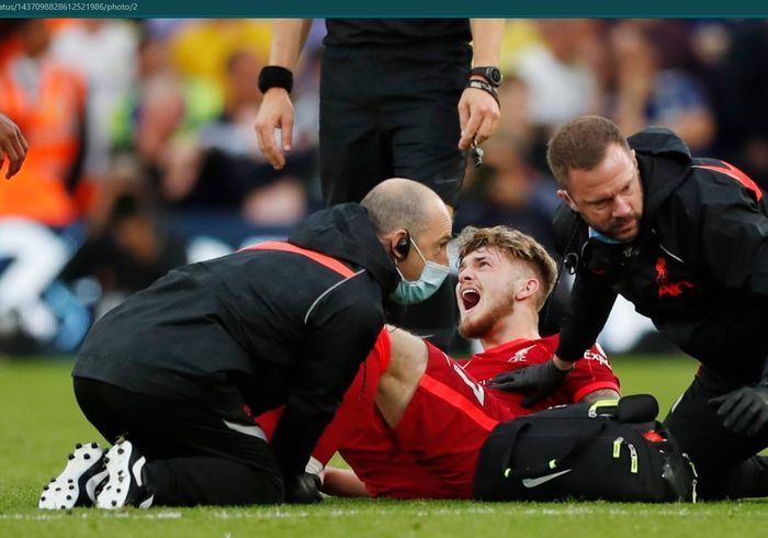 Harvey Elliot mengalami cedera serius pada bagian engkelnya setelah mendapat tekel keras dari pemain Leeds United.