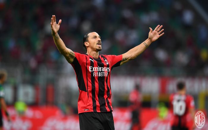 Zlatan Ibrahimovic melakukan comeback manis dengan mencetak gol ke gawang Lazio pada laga pekan ketiga Liga Italia  2021-2022.