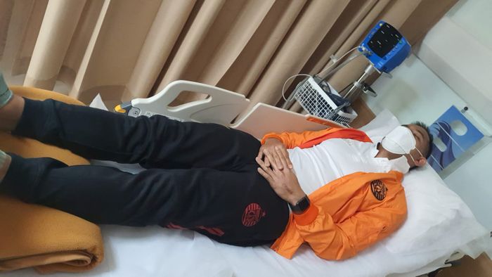 Kiper Persija Jakarta, Andritany Ardhiyasa, terbaring lemah karena terserang Demam Berdarah Dengue (DBD) pada pekan ketiga Liga 1 2021/2022.