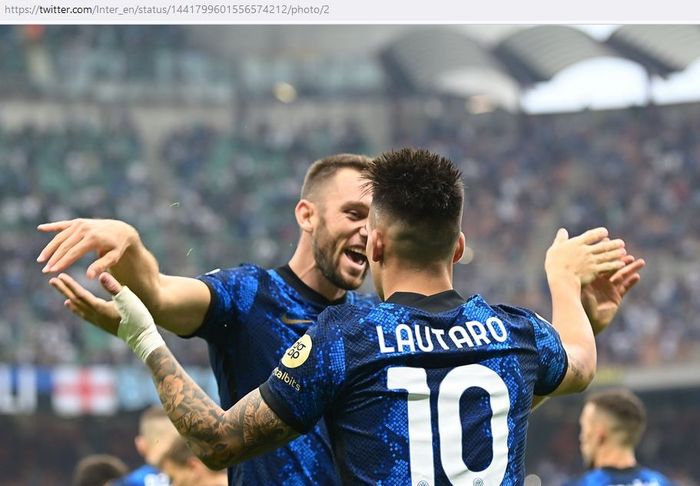 Striker Inter Milan, Lautaro Martinez, melakukan selebrasi dalam laga Liga Italia kontra Atalanta di Stadion Giuseppe Meazza, Sabtu (25/9/2021).