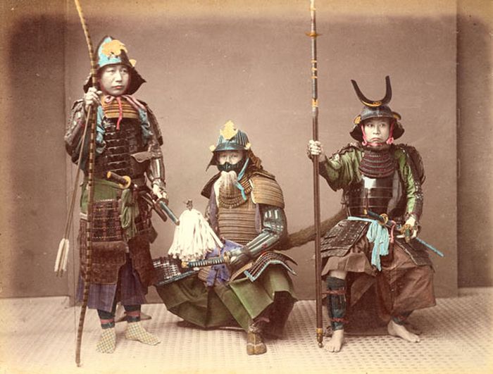 Samurai Jepang berbaju besi, dicetak oleh Kusakabe Kimbei, pada1870-an.