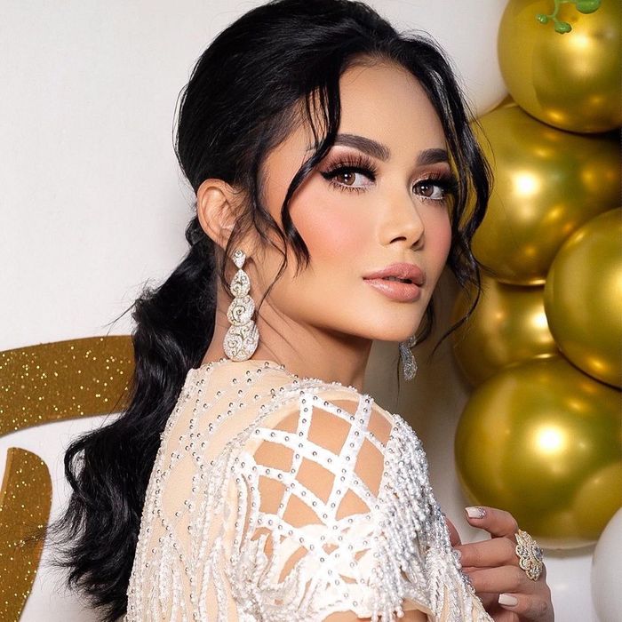 Potret makeup Krisdayanti.