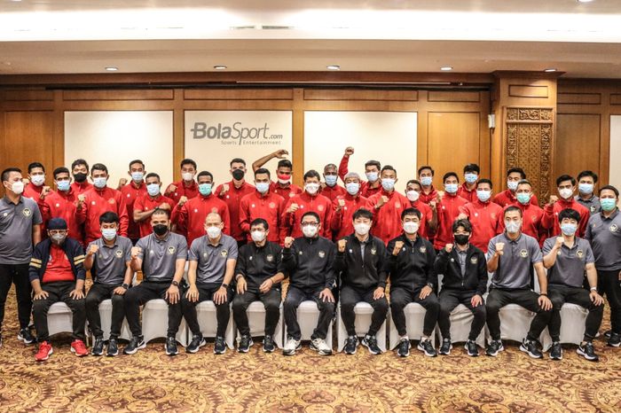 Foto bersama timnas Indonesia asuhan Shin Tae-yong dalam acara pelepasan skuat Garuda