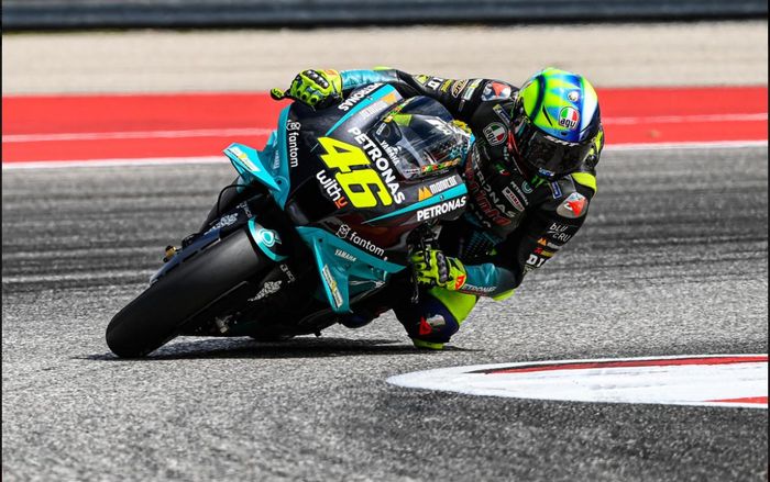 Pembalap Petronas Yamaha SRT, Valentino Rossi, saat mengaspal pada MotoGP Americas 2021 di Circuit of the Americas, Austin, Texas, Minggu (3/10/2021).