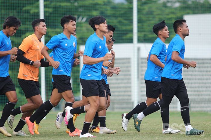 Skuad timnas U-23 Indonesia saat mengikuti latihan.