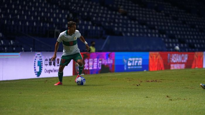 Gelandang timnas Indonesia, Egy Maulana Vikri saat memperkuat skuad Garuda melawan Taiwan dalam laga play-off Kualifikasi Piala Asia 2023, di Stadion Chang Arena Buriram, Thailand, Senin (11/10/2021).