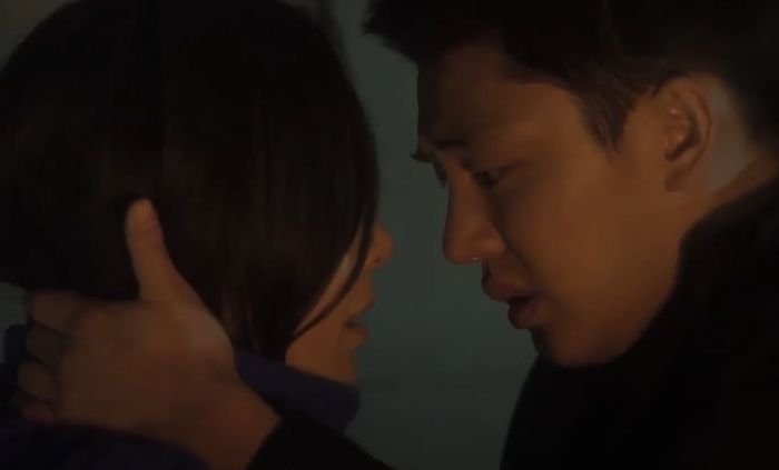 Kim Hee Ae dan Yoo Ah In di drama Secret Love Affair (2014).