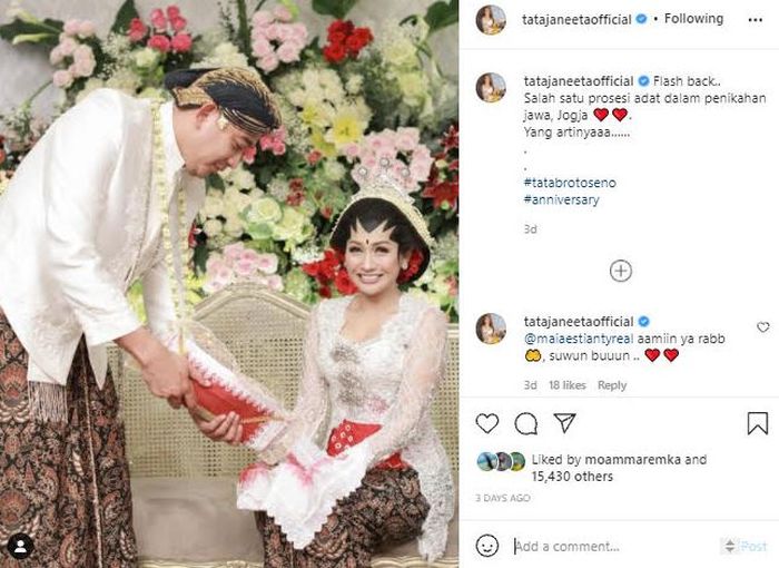  Tata Janeeta membagikan potret saat ia melangsungkan prosesi adat pernikahan dengan Raden Brotoseno.