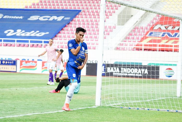 Selebrasi pemain PSIS Semarang, Septian David Maulana, usai mencetak gol ke gawang Persik Kediri di Stadion Manahan, Solo, Jumat (15/10/2021).