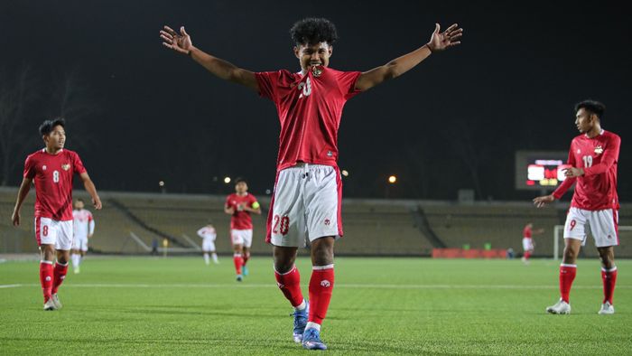 Selebrasi striker timnas U-23 Indonesia, Bagus Kahfi usai membobol gawang Tajikistan U-23.