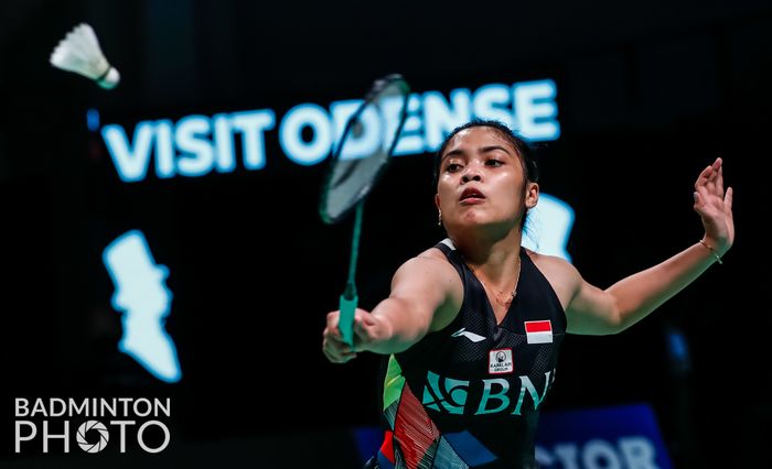 Pemain tunggal putri Indonesia, Gregoria Mariska Tunjung, saat menghadapi wakil Denmark, Julie Dawall Jakobsen, pada babak pertama Denmark Open 2021 di Odense Sports Park, Odense, Denmark, 20 Oktober 2021.