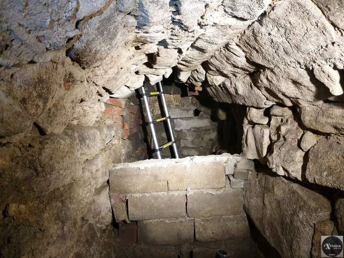 Saluran pembungan air di Lviv memiliki ruangan sisa yang jadi tempat persembunyian orang-orang Yahudi yang lari dari Nazi.