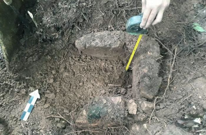 Bekas Tungku Peleburan di Buren Odir.