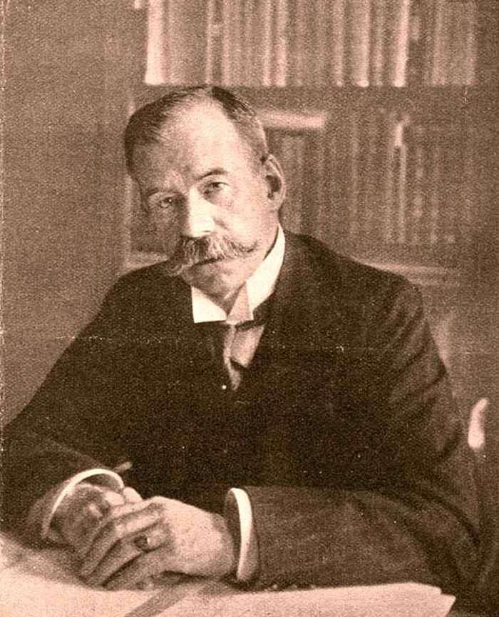 Conrad Theodor 'Coen' van Deventer (29 September 1857 &ndash; 27 September 1915) adalah seorang pengacara Belanda, penulis tentang Hindia Belanda dan anggota Dewan Negara Belanda. Ia dikenal sebagai juru bicara Gerakan Politik Etis Belanda. 